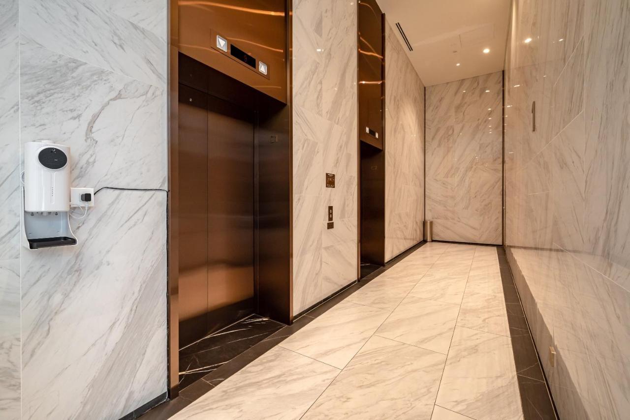 Metropole Saigon Suites *
